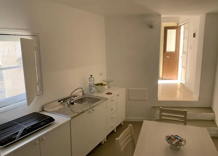 Palazzo Moschettini * מרטאנו